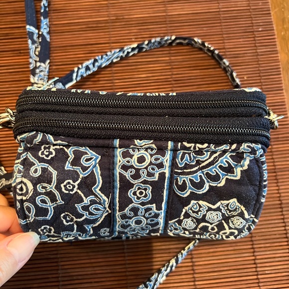 Vera Bradley Floral Crossbody Bag/card holder - Picture 3 of 5